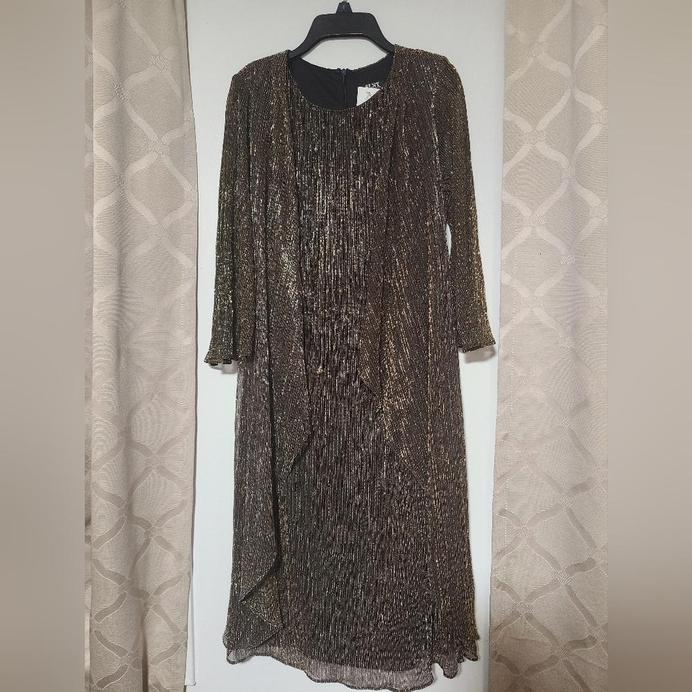 SLNY - Elegant Metallic Gold Women's Evening Dress Size 6